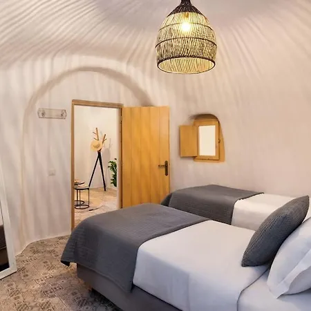Villa Mystagoge Retreat Cave With An Indoor Pool And Gym Vóthon Exterior foto