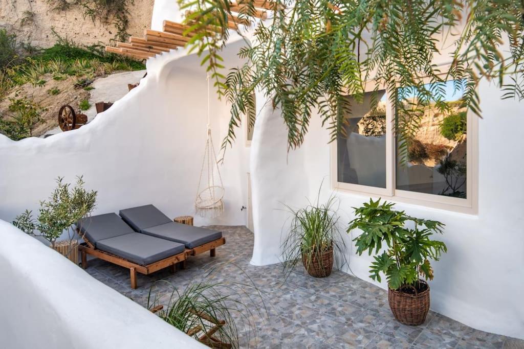 Mystagoge Retreat Cave With An Indoor Pool And Gym * Vothon